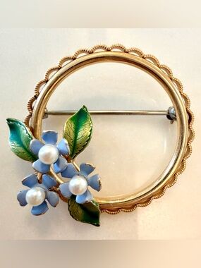 🌼 Vintage Gold-Filled Forget-Me-Not Brooch w Enamel & Faux Pearls by Krementz